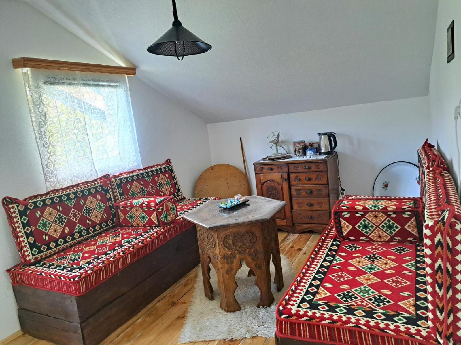 Sobe Zizi Panzió Jajca Kültér fotó